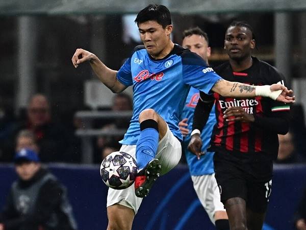 Tin bóng đá 13/4: Napoli trả giá đắt sau trận thua Milan